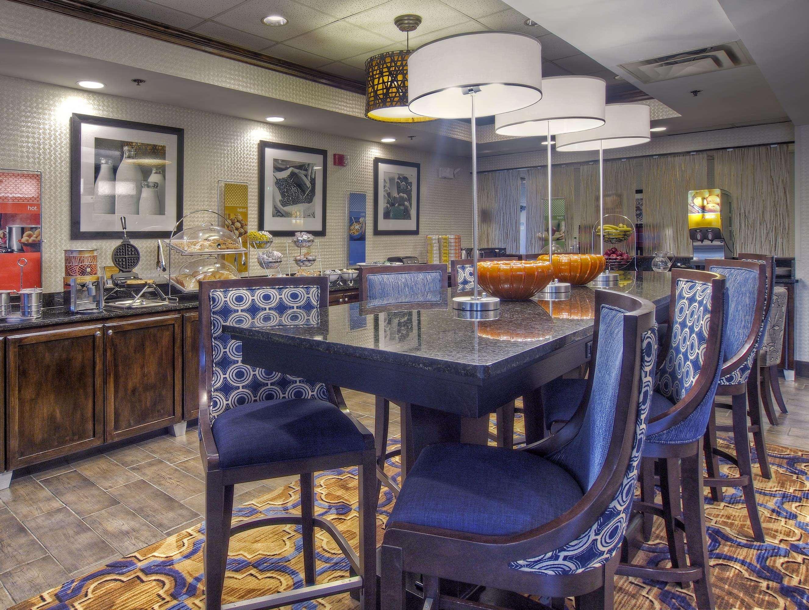 Hampton Inn Bristol Esterno foto